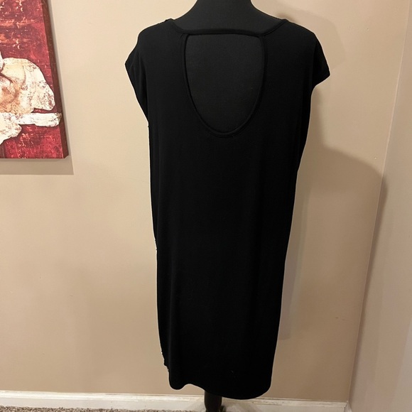 Kim & Cami Mini Sheath Dress with White & Black Linear Design, size L - Picture 3 of 3